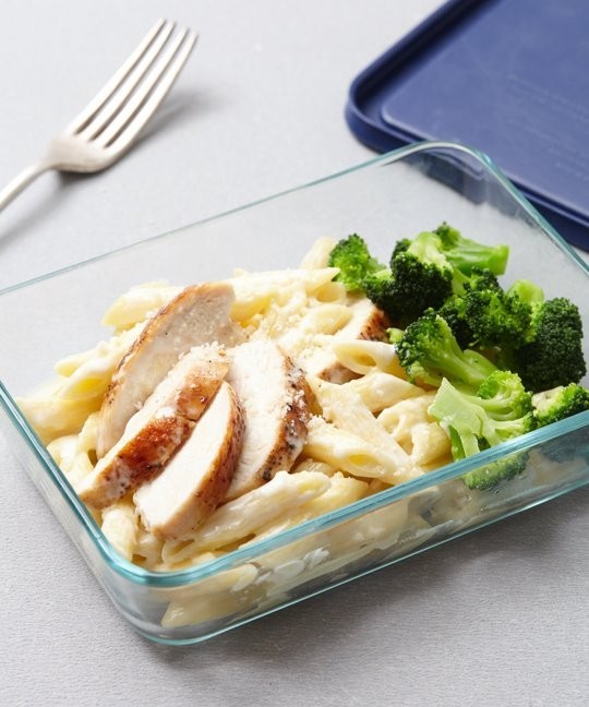 DIY chicken & broccoli Alfredo microwave meal