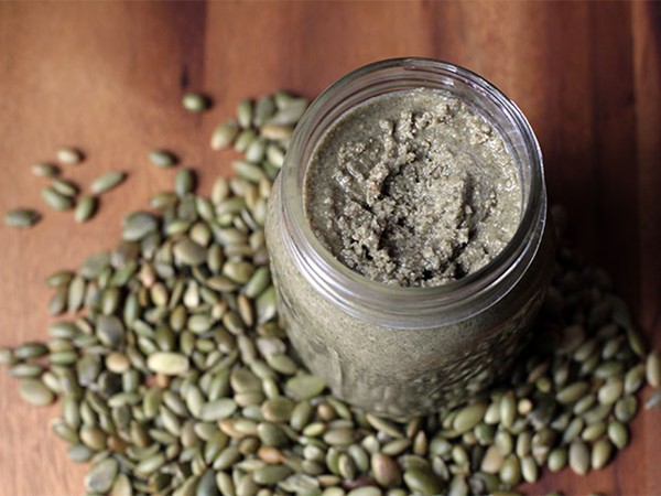 DIY pumpkin (pie) seed butter
