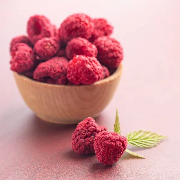 DIY raspberry & vanilla extract