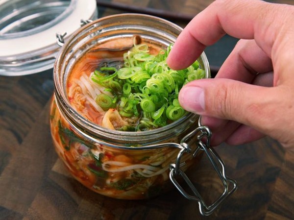 DIY spicy kimchi beef instant noodles