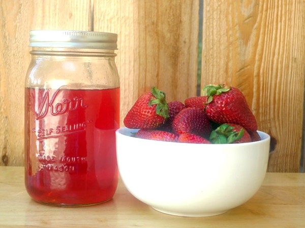 DIY strawberry liqueur