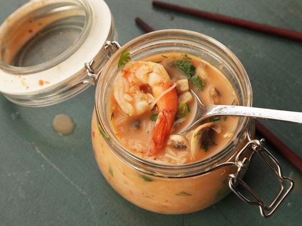 DIY Thai coconut curry with shrimp instant noodles