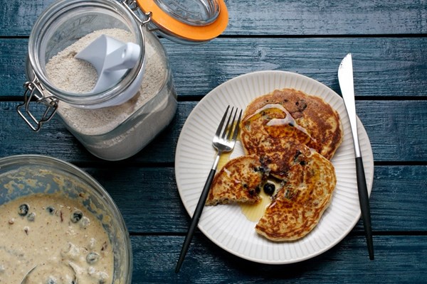 DIY whole-wheat almond pancake mix