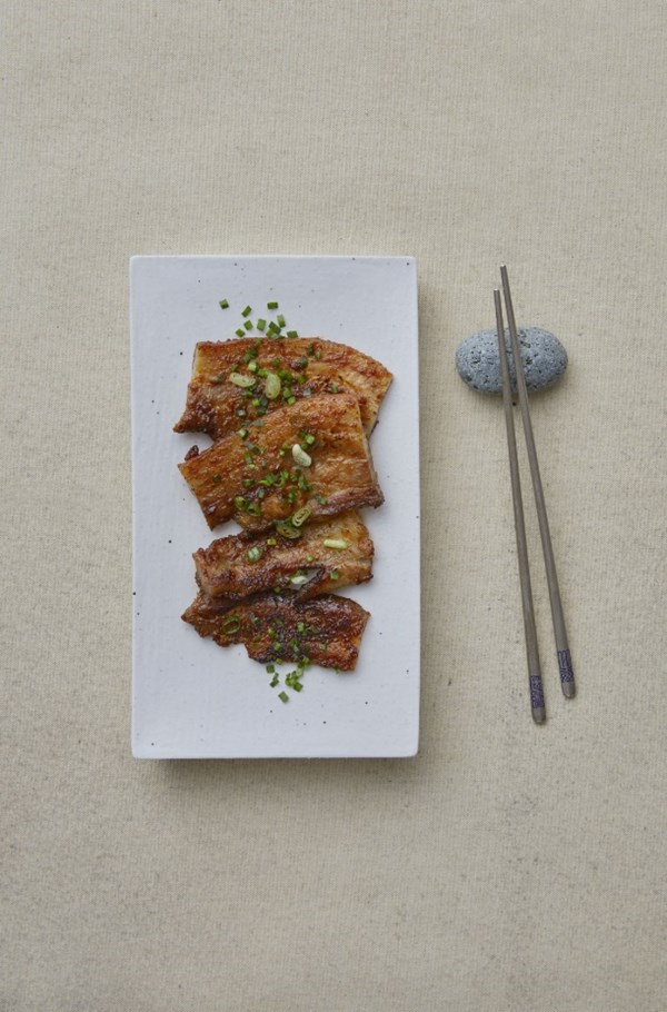 Doenjang-marinated pork gui (Doenjang yangnyeom dwaeji gui)