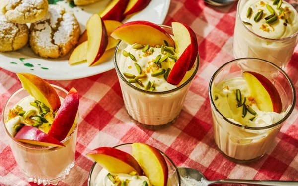 Dolce di ricotta with nectarines
