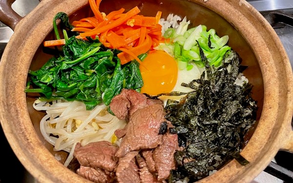 Dolsot bibimbap