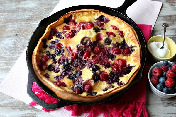 Double berry puff pancake