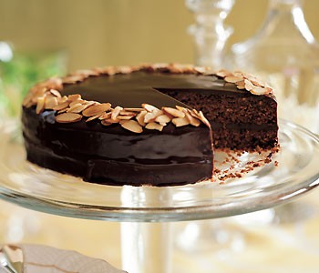 Double-chocolate financier cake (with chocolate ganache)