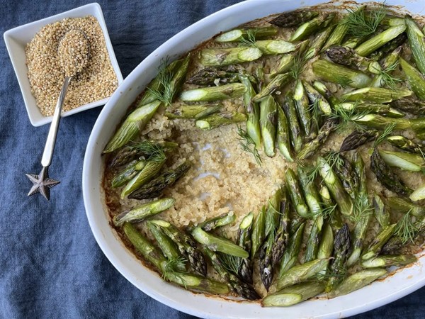 Double-quinoa casserole with asparagus and dill