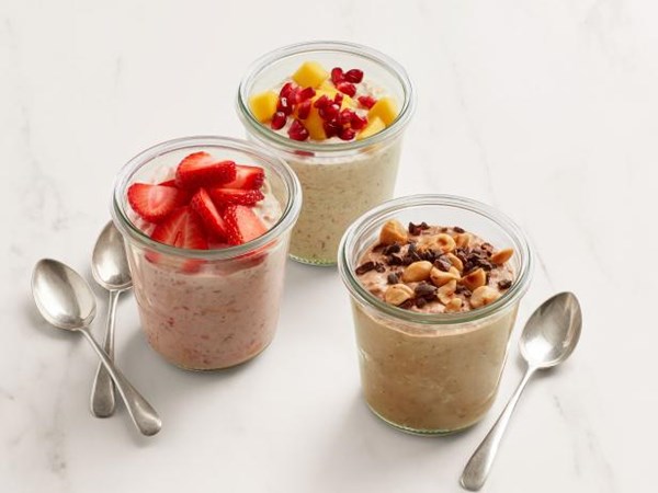 Double strawberry overnight oats