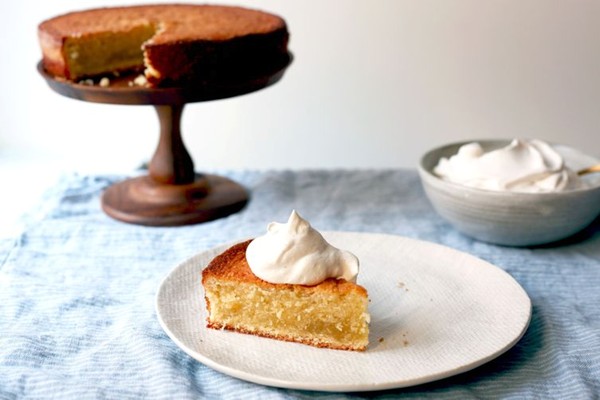 Double vanilla butter cake with Chantilly cream
