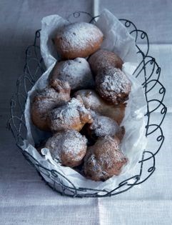 Doughnut balls (Oliebollen)