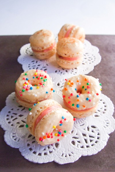 Doughnut macarons