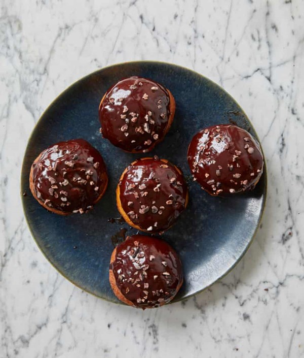 Doughnuts with chocolate stout crème pâtissière