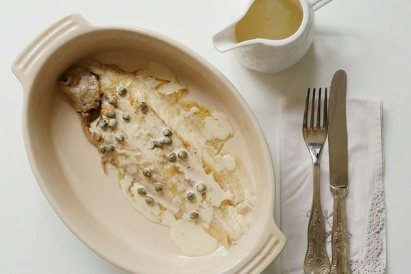 Dover sole with cream sauce and capers