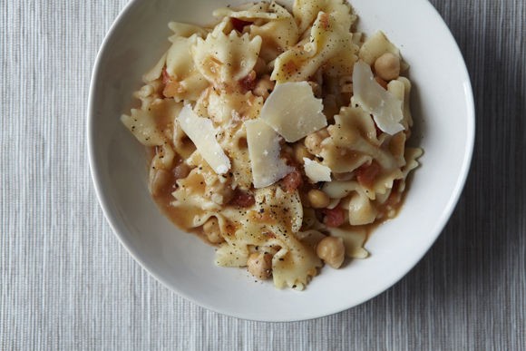 Down and dirty pasta e ceci