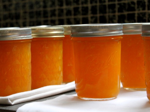 Dried apricot and pineapple jam