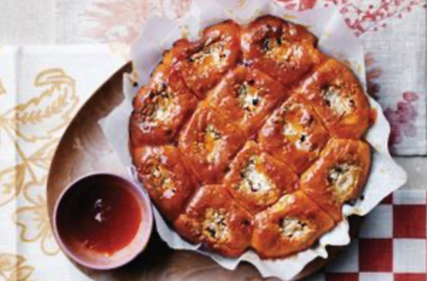 Dried apricot and white chocolate buns