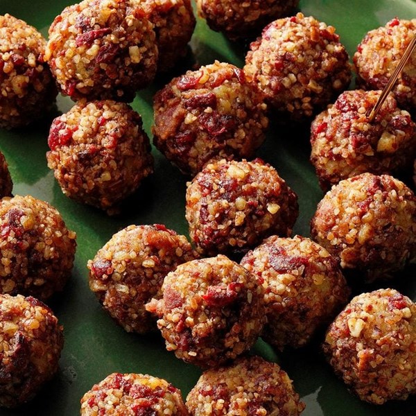 Dried cranberry sharp cheddar cheese balls
