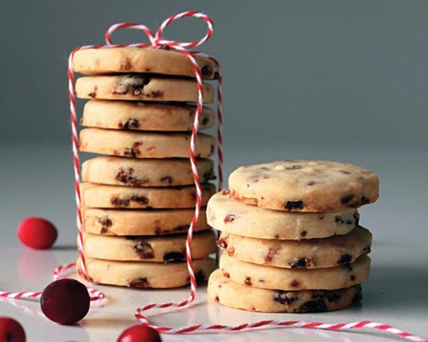 Dried cranberry shortbread cookies