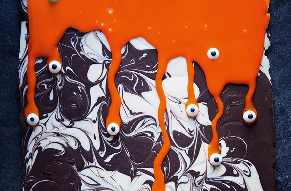 Drippy eyeball chocolate bark 