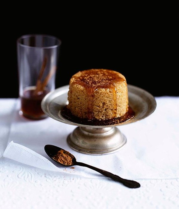 Drunken cinnamon cakes