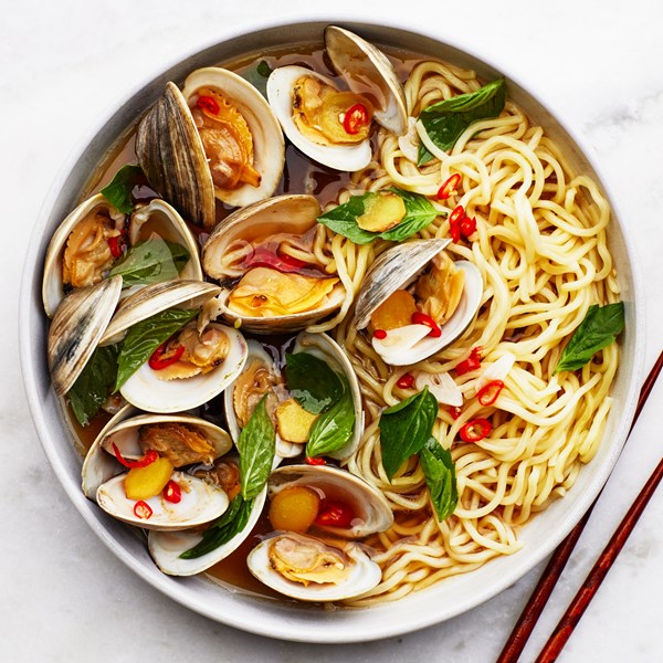 Drunken clams and noodles 