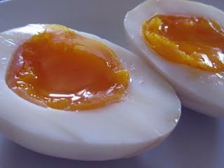 Drunken eggs with molten centers (Tángxīn huādiāo zuìdàn / 溏心花雕醉蛋)