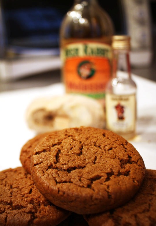 Drunken molasses cookies with ginger