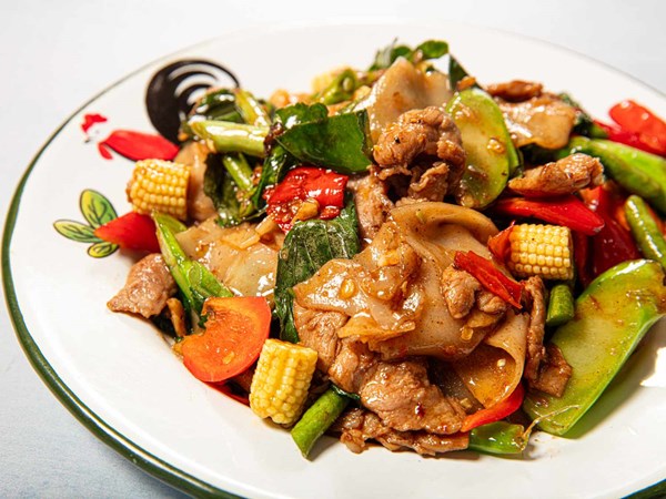 Drunken noodles (Pad kee mao)