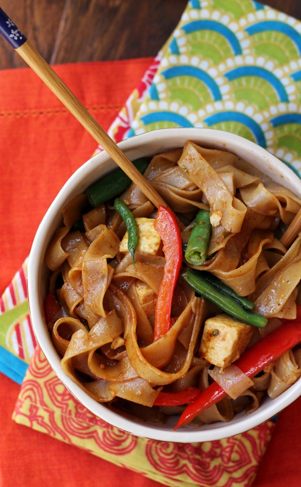 Drunken noodles with tofu and peppers