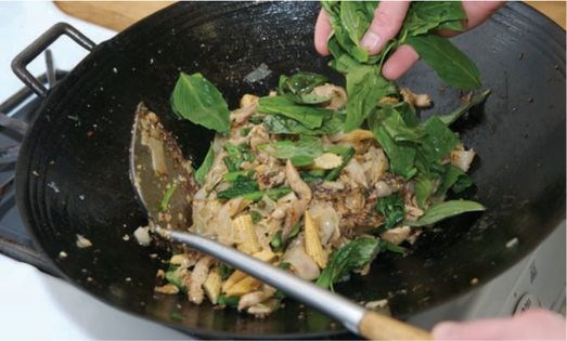 Drunken rice noodles with pork, basil and oyster sauce (Kuaytiaw moo pad kee mao)