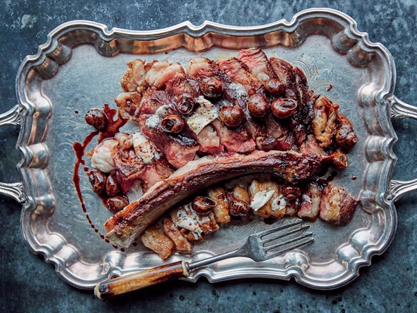 Dry-aged rib eyes with Burgundy-truffle sauce