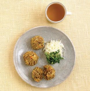 Dry curry onigiri