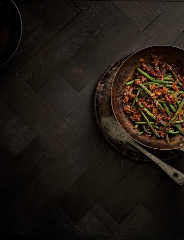 Dry-fried green beans and minced shiitake