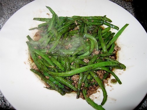 Dry-fried Sichuan string beans