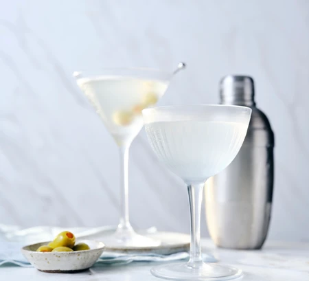 Dry gin martini