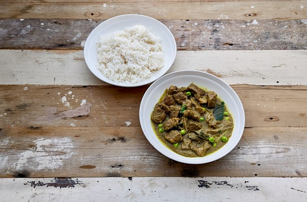 Dry green curry of beef