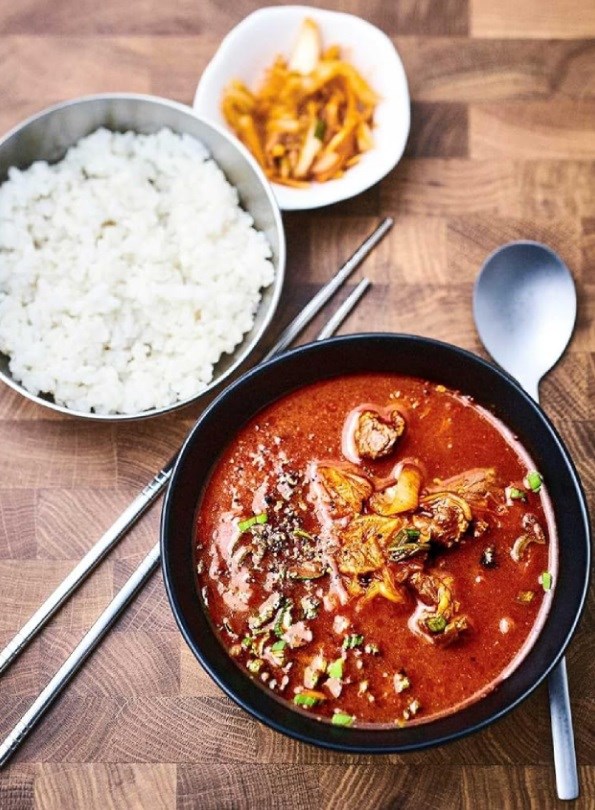 Du-Sik and Hye-Jin's hangover soup (Beef short rib soup / Galbitang) [Hometown Cha-Cha-Cha]