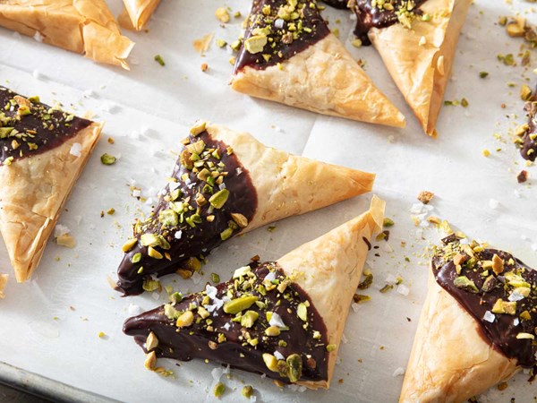Dubai chocolate triangles