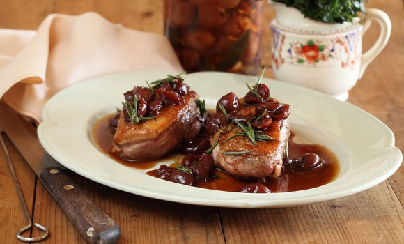 Duck breast with sour cherries