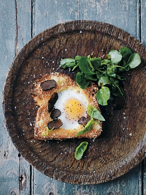 Duck egg in a brioche basket