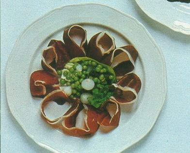 Duck "ham" and green-pea salad (Salade de jambon d'aile de canard aux pois de jardin)