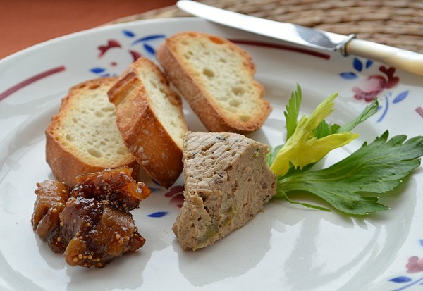 Duck liver pâté with fig-raisin compote