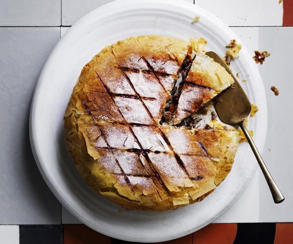 Duck pie with pomegranate and walnuts