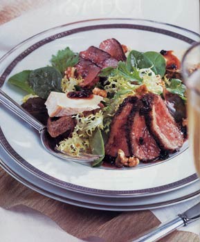 Duck salad with cheese toasts and Port-currant sauce