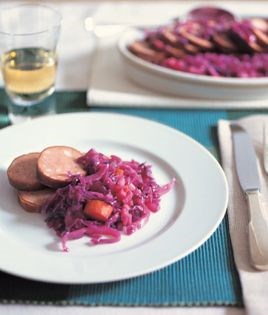Duck sausages with red cabbage