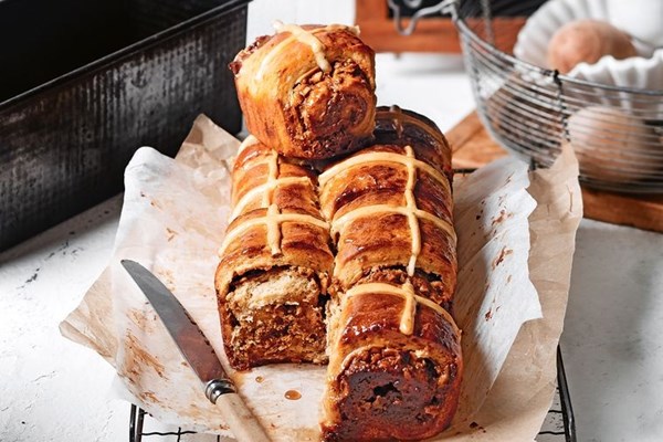 Dulce de leche and pear hot cross bun pull-apart loaf