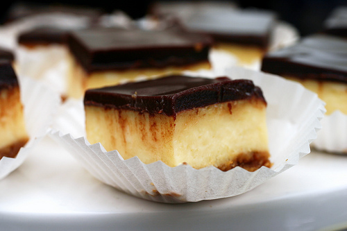 Dulce de leche cheesecake squares