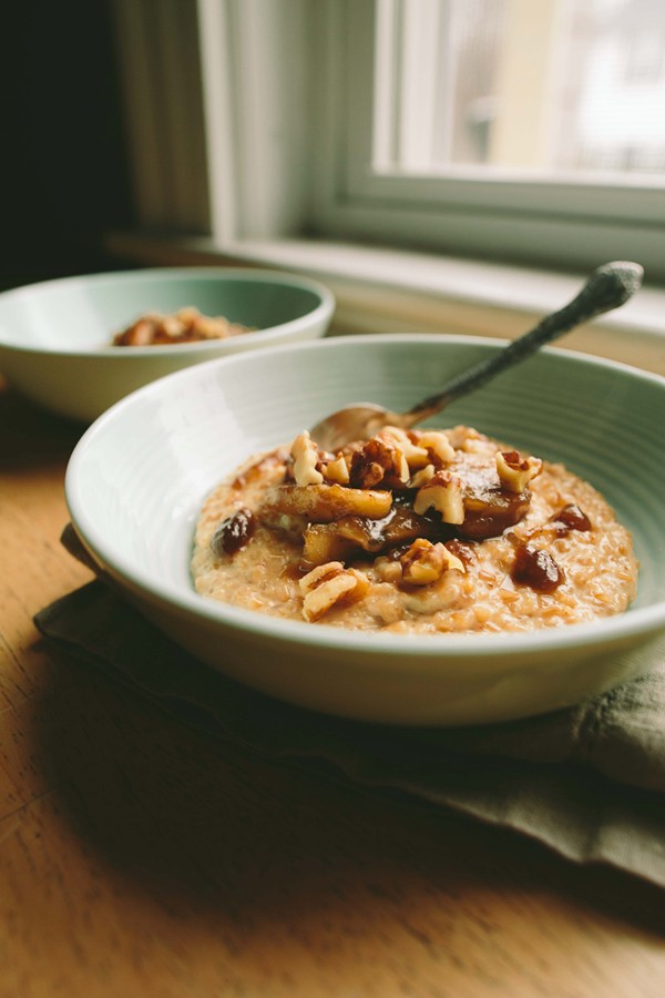 Dulce de leche oatmeal with bananas Foster